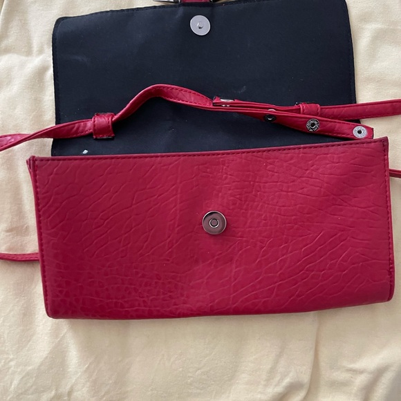 Faux leather clutch - Picture 2 of 3